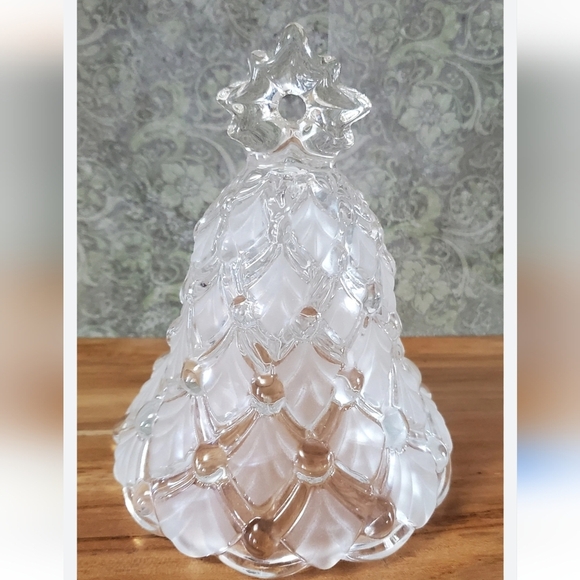 Mikasa Winter Dreams Crystal Bell Frosted Satin Christmas Tree 5.5" Tall Germany - Picture 1 of 6